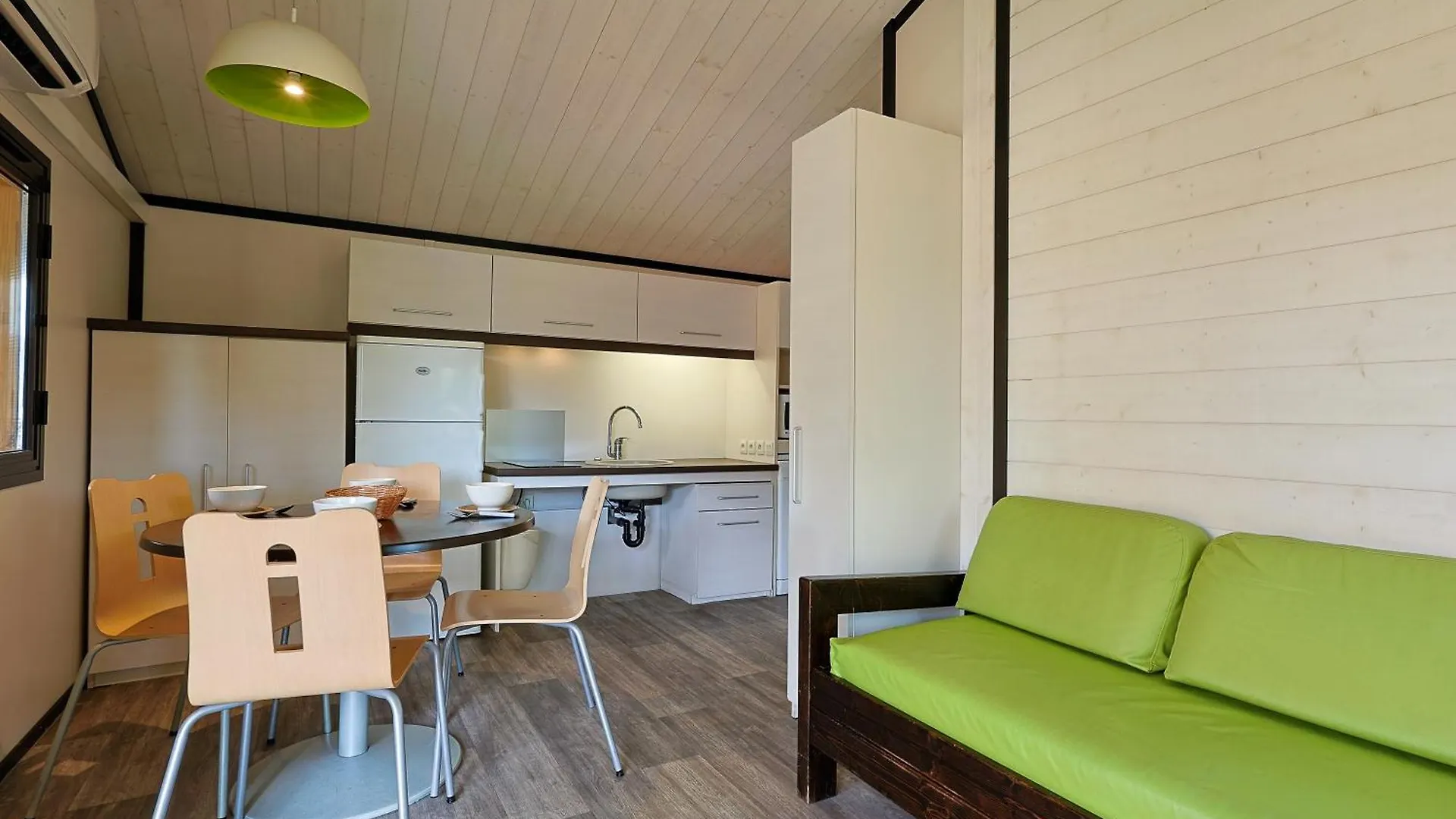 Holiday home Les Lingoustes - Cottage Climatise Avec Piscine Sollies-Toucas France
